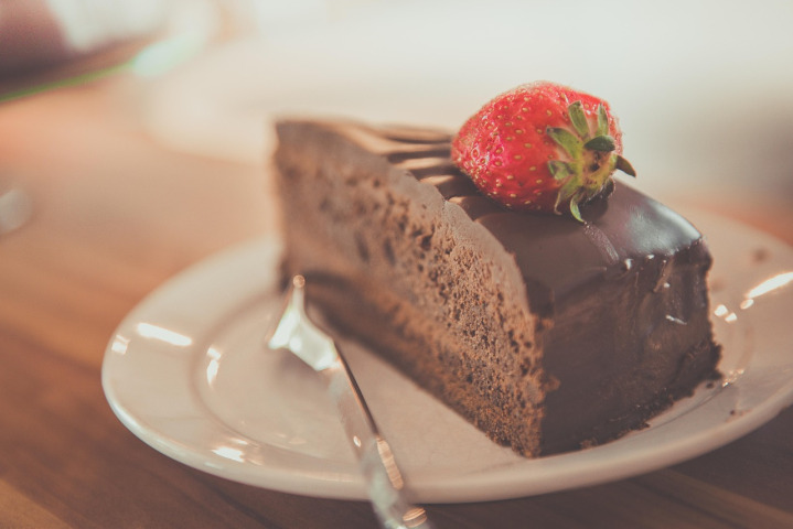 chocolate cake slice
